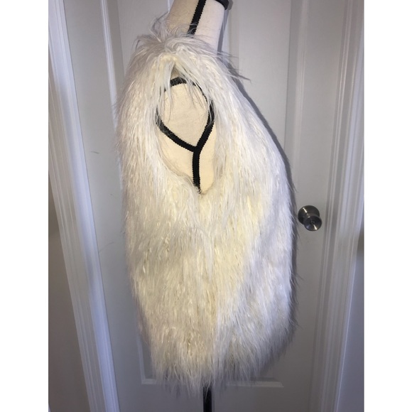 Divided by H&M open front shaggy vest - Picture 3 of 5